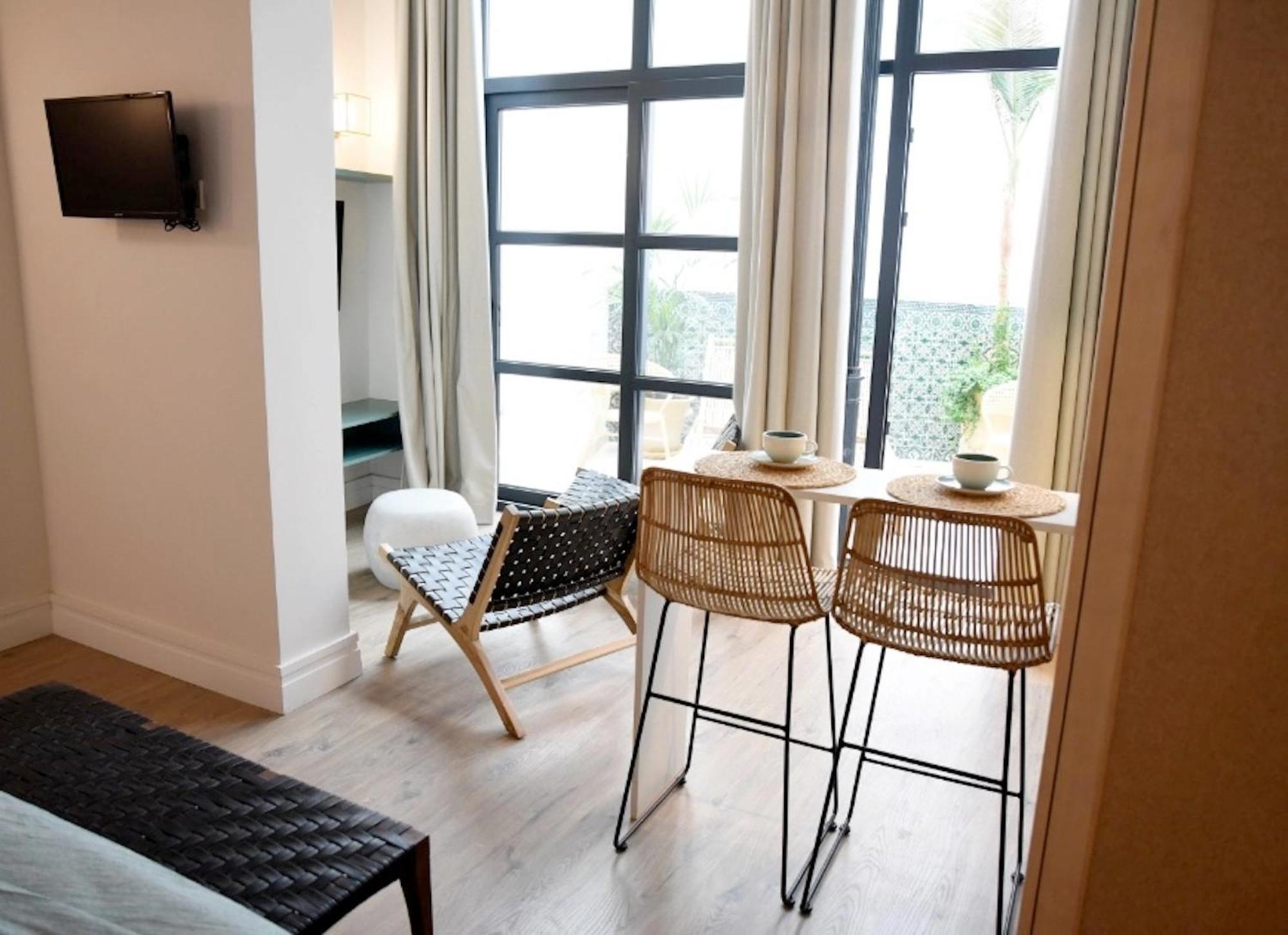 The Honest Hotel & Apartments Σεβίλλη Εξωτερικό φωτογραφία
