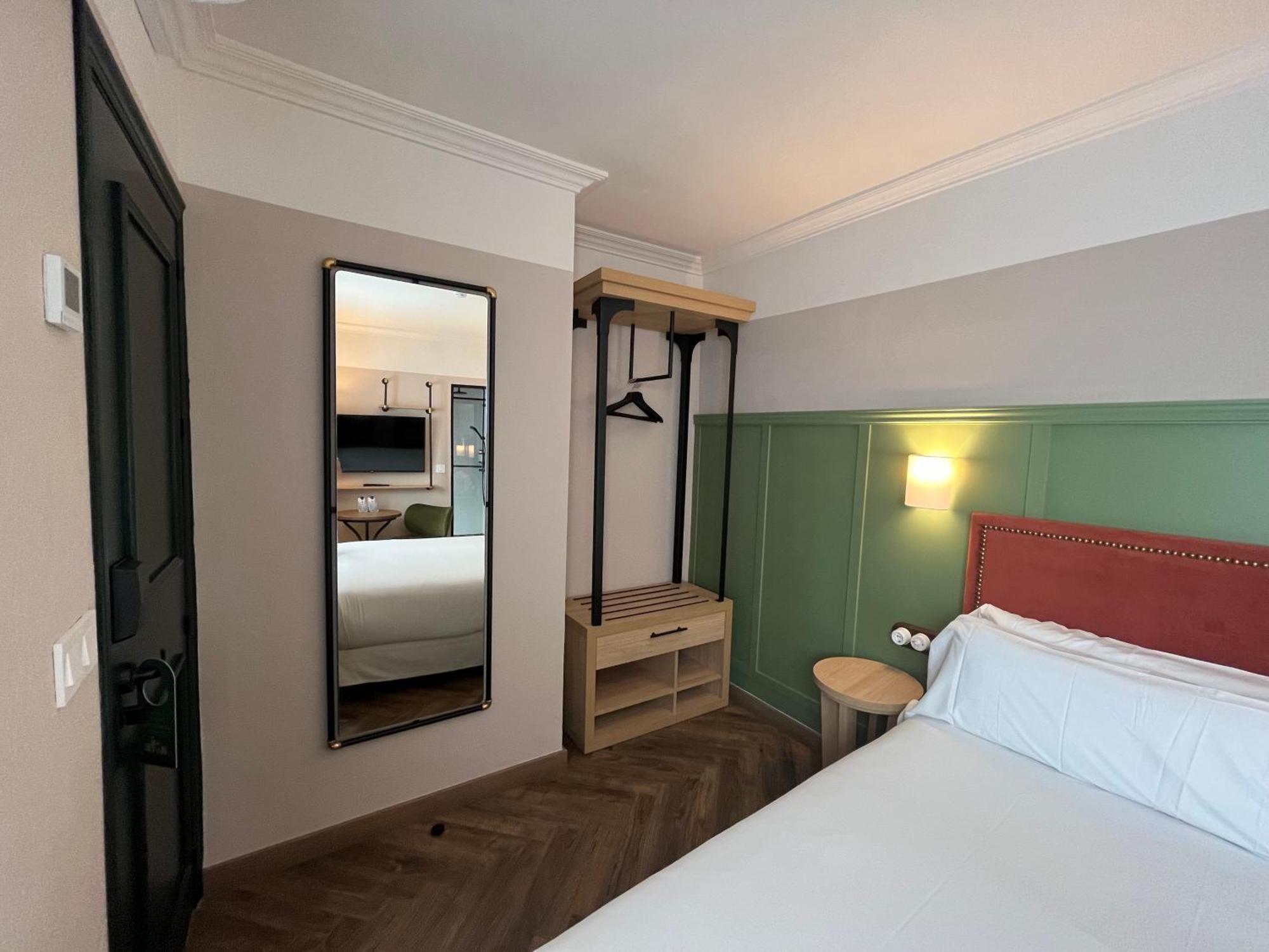 The Honest Hotel & Apartments Σεβίλλη Εξωτερικό φωτογραφία
