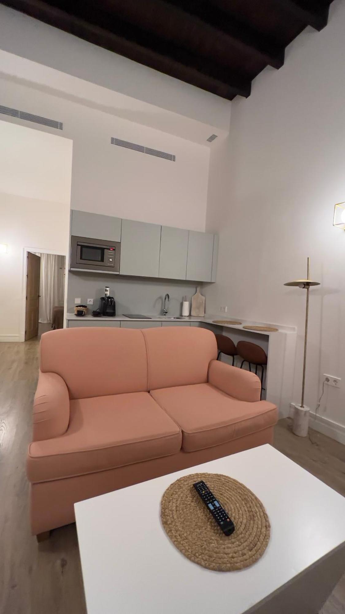 The Honest Hotel & Apartments Σεβίλλη Εξωτερικό φωτογραφία